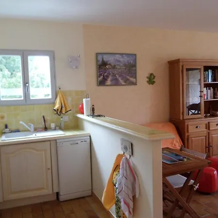 Charming With Terrace By The Beach * 식스포즈레스플라지스